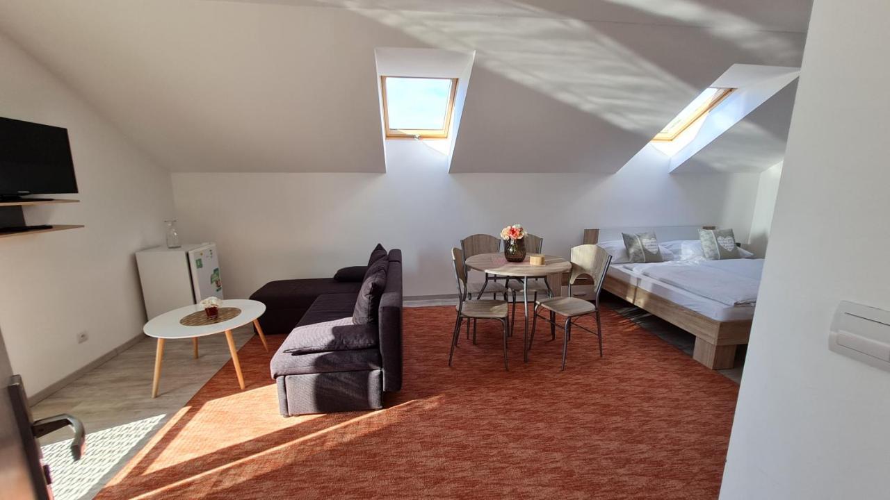 Appartement Kajula à Bešeňová Extérieur photo