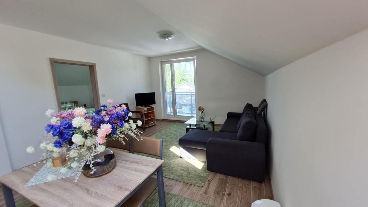 Appartement Kajula à Bešeňová Extérieur photo
