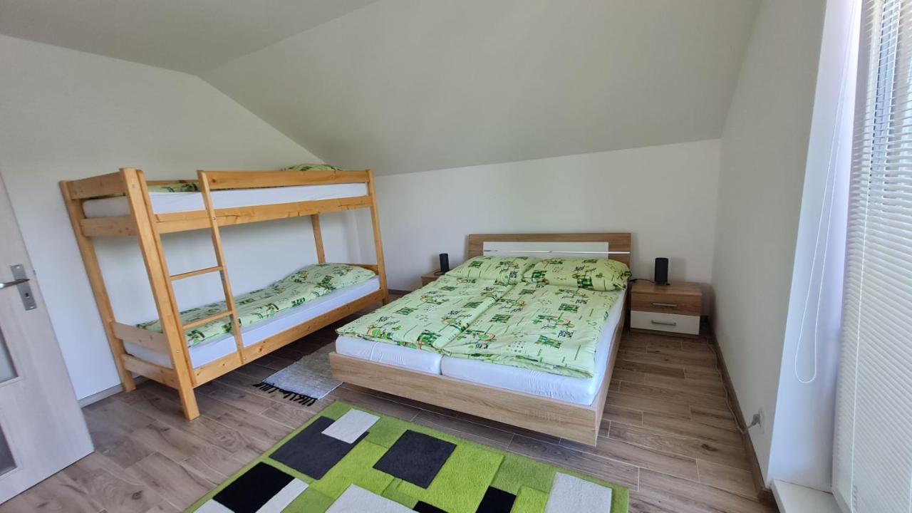 Appartement Kajula à Bešeňová Extérieur photo
