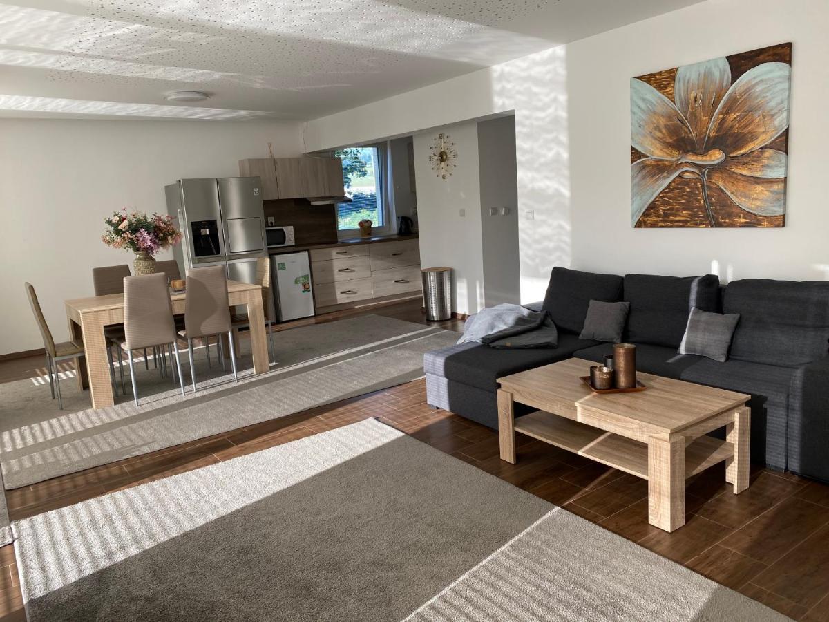 Appartement Kajula à Bešeňová Extérieur photo