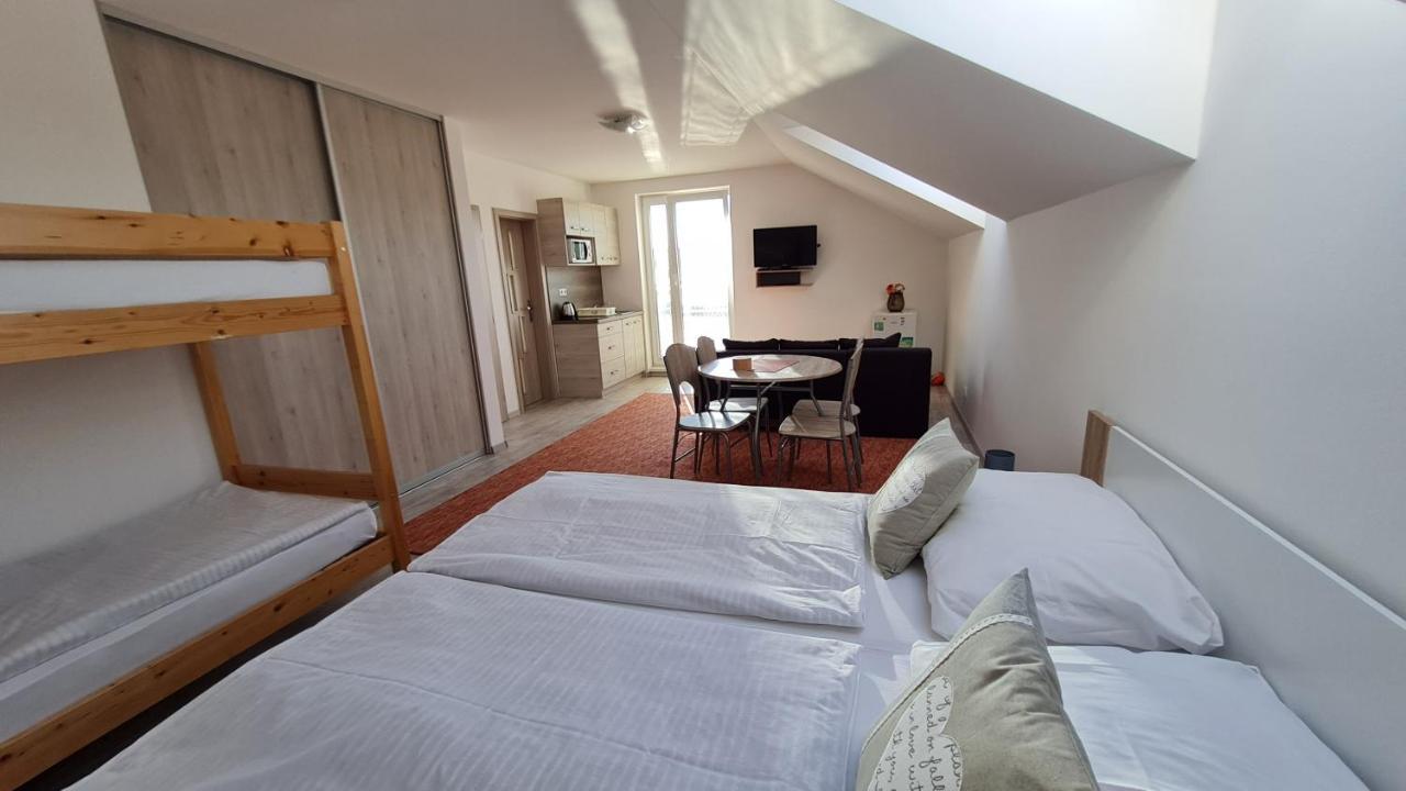 Appartement Kajula à Bešeňová Extérieur photo